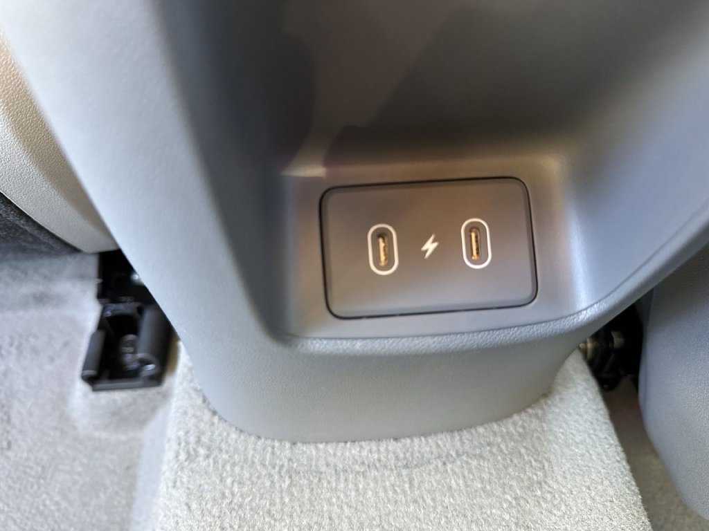 Used 2025 Hyundai Elantra SEL FWD image 21