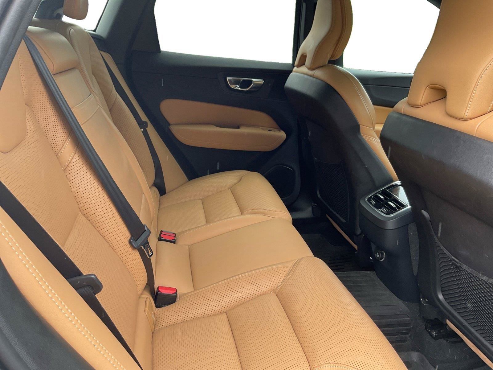 Used 2019 Volvo XC60 T6 Inscription AWD/4WD image 14