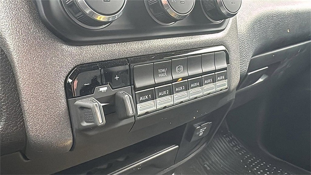 New 2023 RAM 3500 Tradesman w/ Chrome Appearance Group image 33