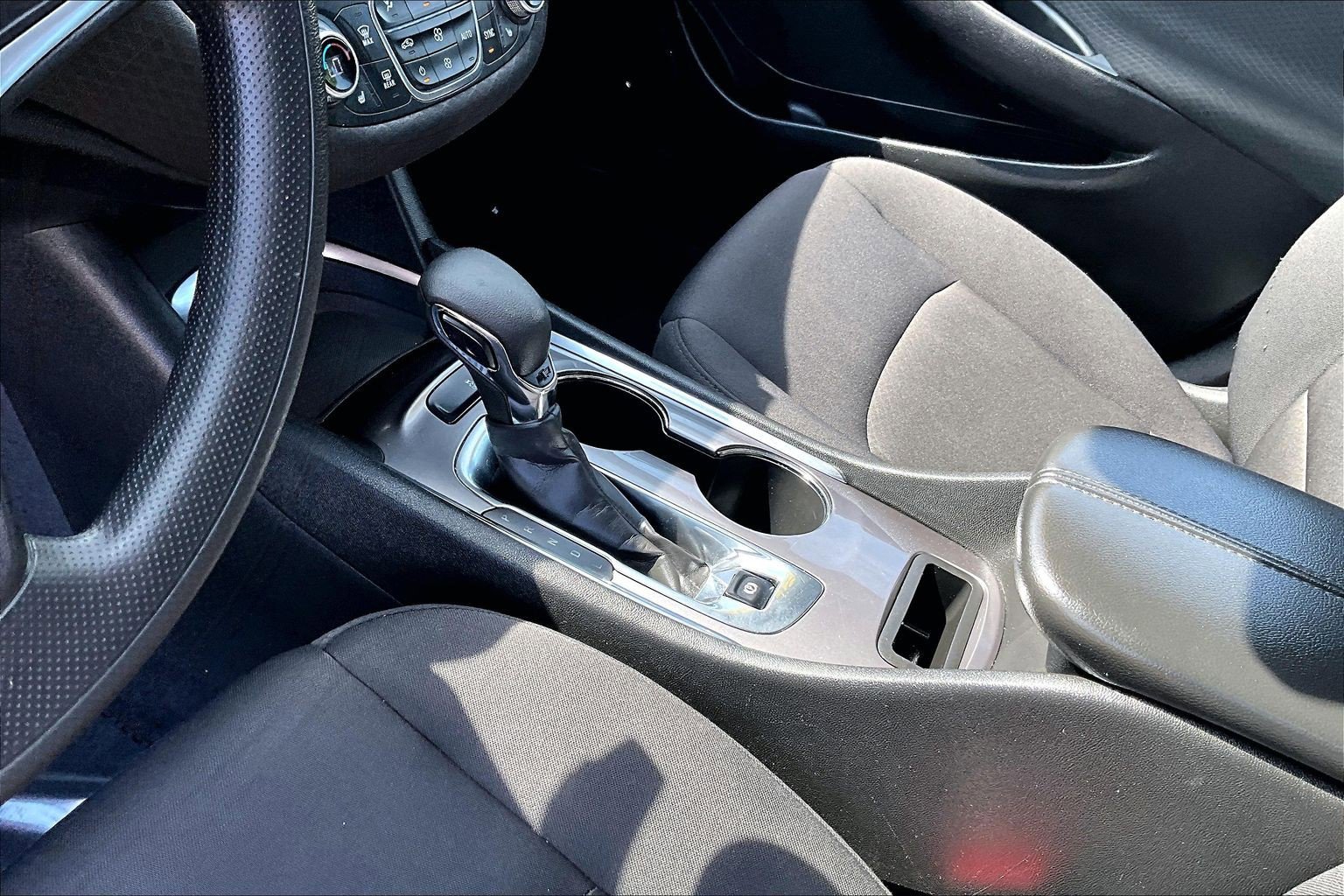 Used 2022 Chevrolet Malibu LT image 16