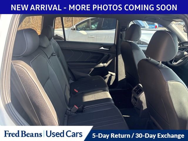 Used 2023 Volkswagen Tiguan SE R-Line image 10