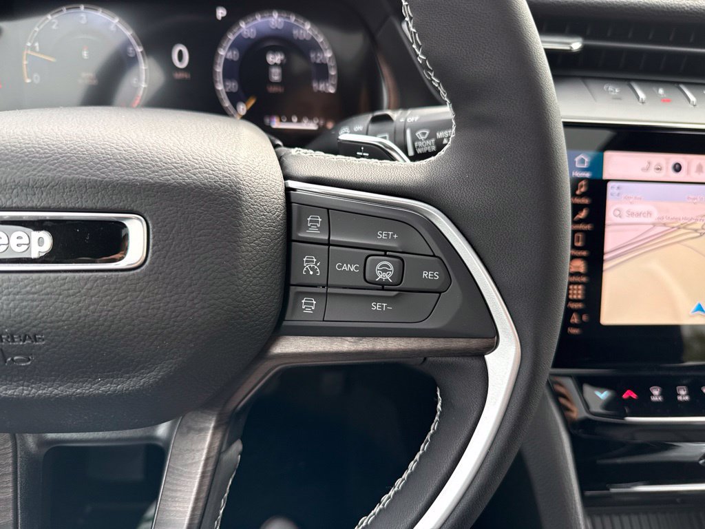New 2027 Jeep Grand Cherokee Limited AWD/4WD image 36