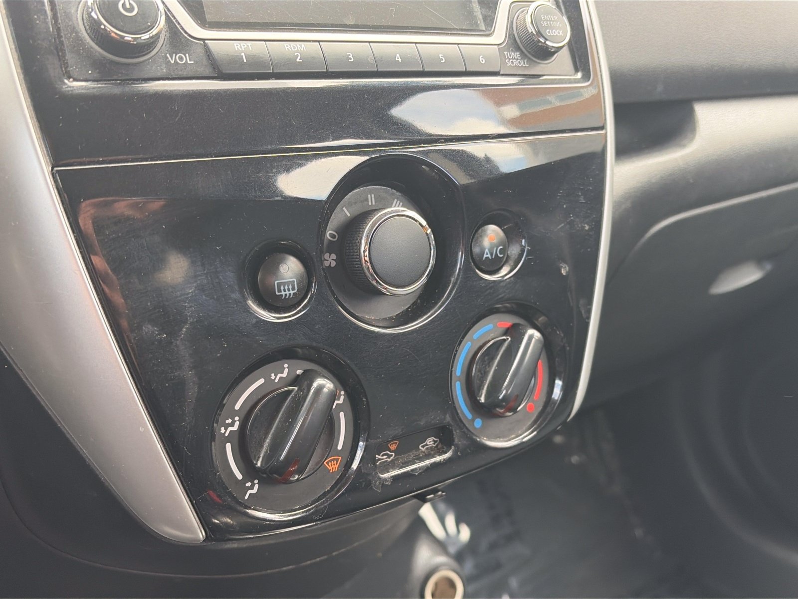 Used 2017 Nissan Versa Note SV FWD image 22