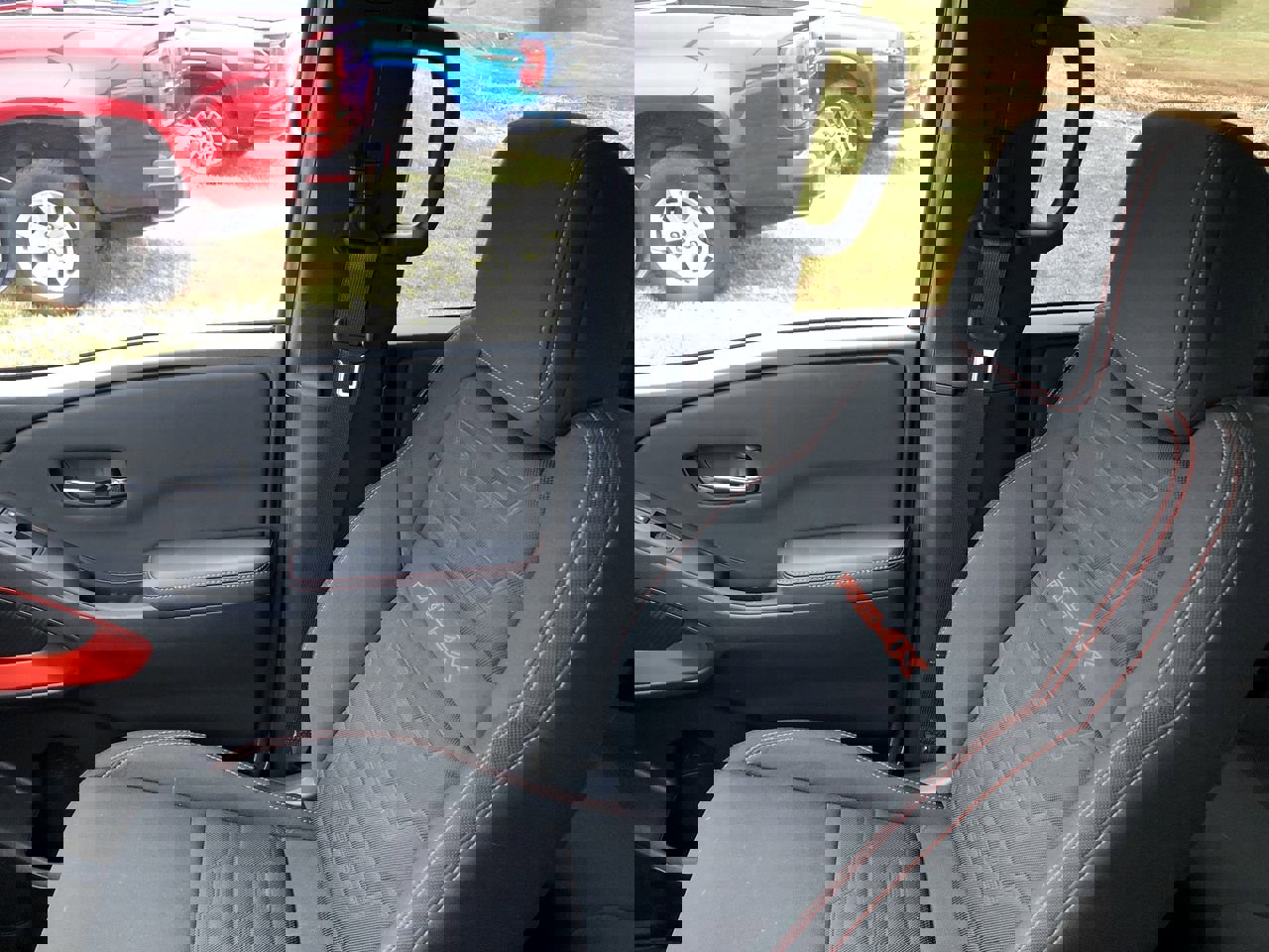 Used 2024 Nissan Frontier PRO-4X w/ Technology Package image 23