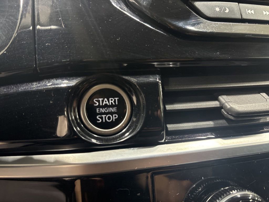 Used 2022 Nissan Pathfinder S image 13