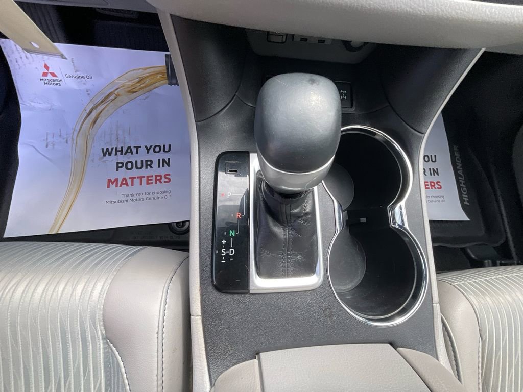 Used 2019 Toyota Highlander Plus AWD/4WD image 20