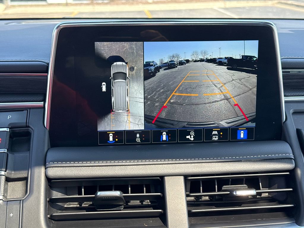 Used 2022 GMC Yukon XL SLT w/ SLT Premium Package image 26