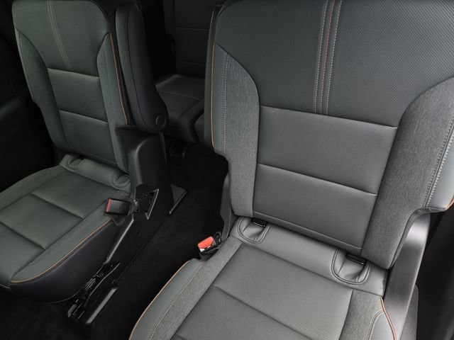 Used 2025 GMC Acadia AT4 AWD/4WD image 14