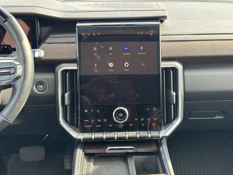 Used 2024 GMC Acadia Denali w/ Super Cruise Package image 14