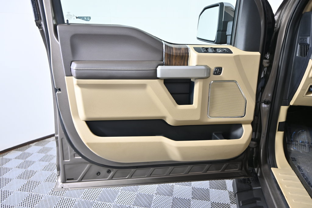 Used 2019 Ford F150 Lariat w/ Equipment Group 502A Luxury AWD/4WD image 19