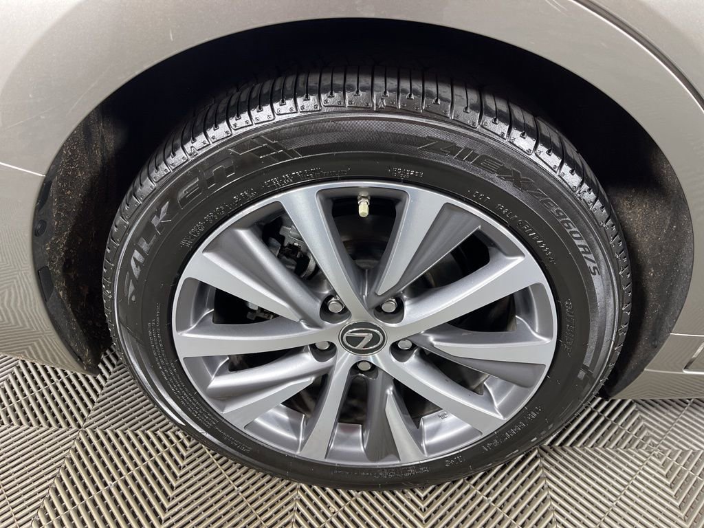 Used 2020 Lexus ES 300h w/ Premium Package image 13