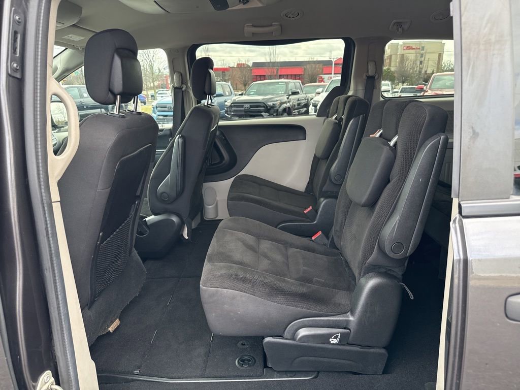 Used 2019 Dodge Grand Caravan SE w/ UConnect Hands-Free Group image 10