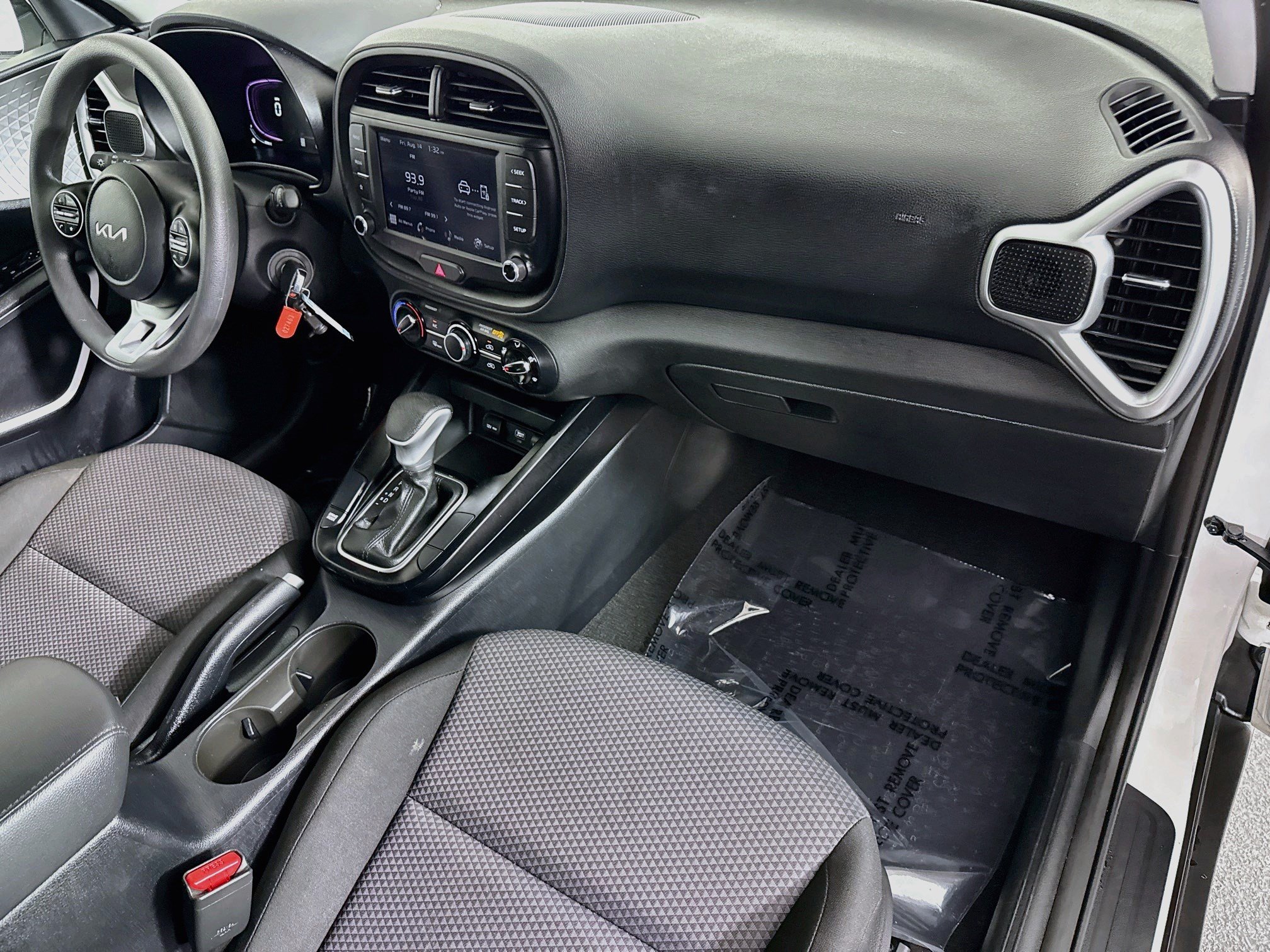 Used 2025 Kia Soul LX FWD image 29