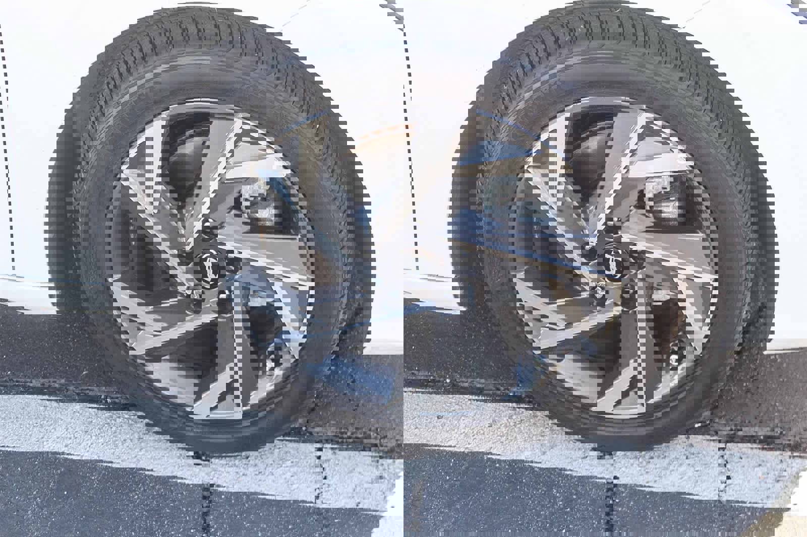 Certified 2025 Hyundai Elantra Limited image 13