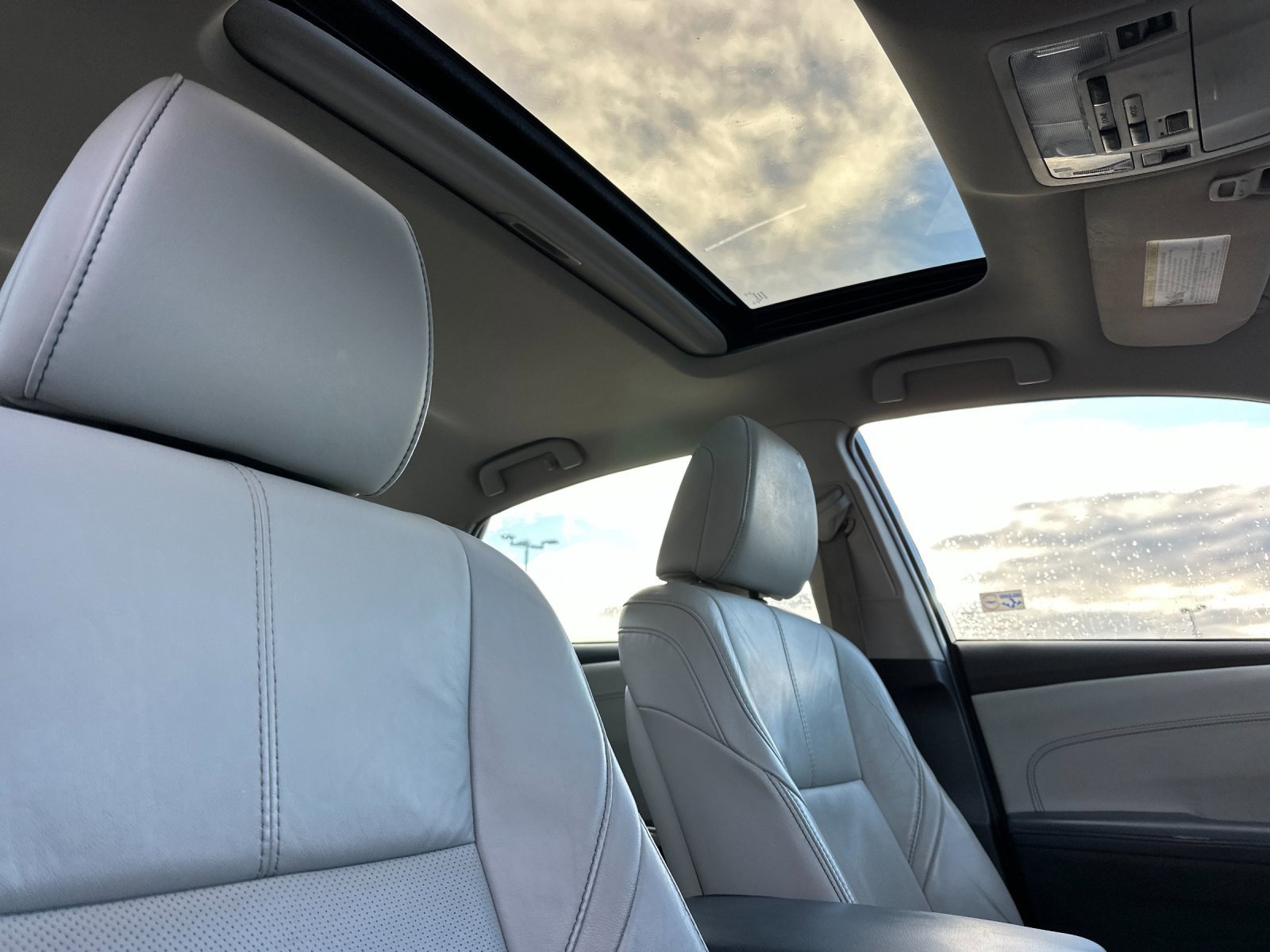 Used 2014 Toyota Avalon Limited image 16