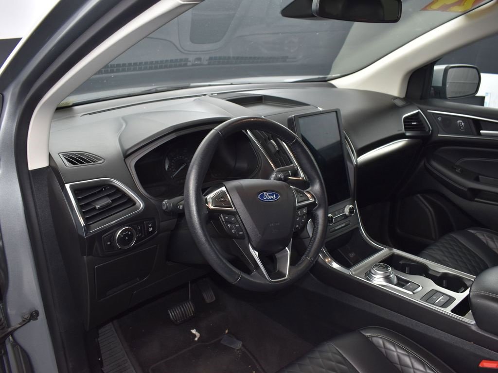 Used 2024 Ford Edge Titanium image 9