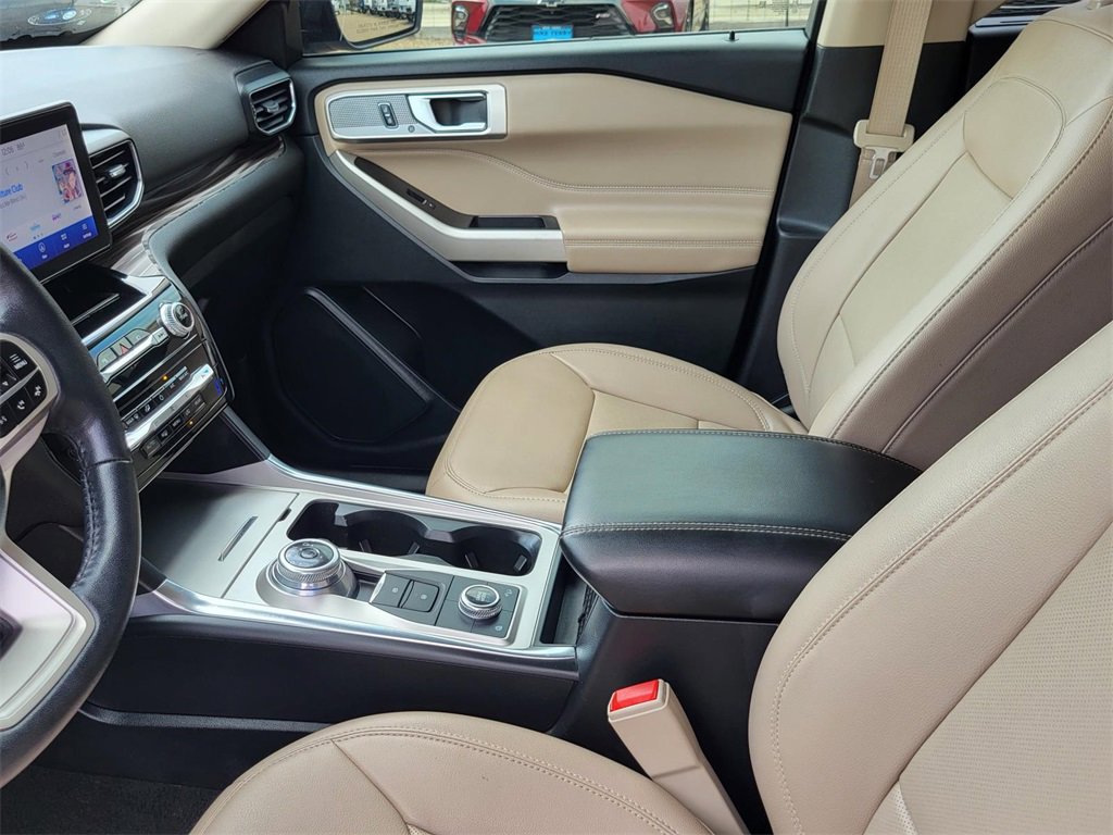 Used 2022 Ford Explorer Limited w/ Equipment Group 301A image 31