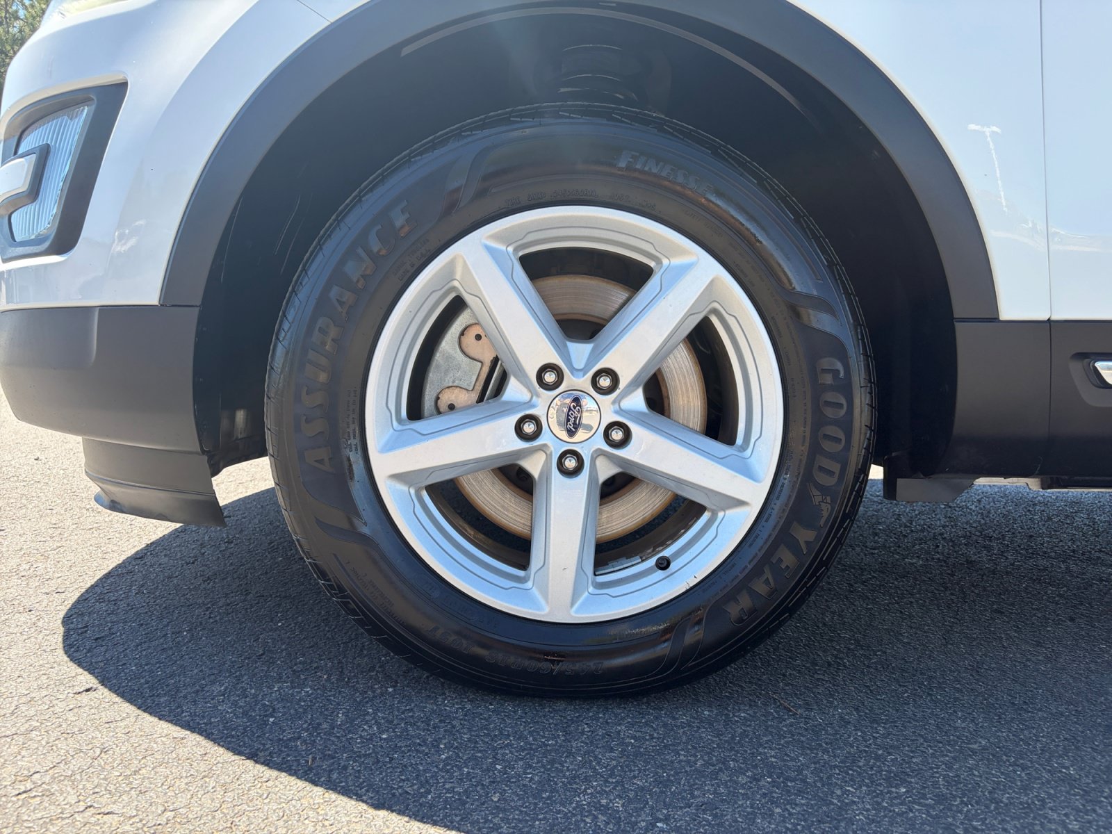 Used 2017 Ford Explorer XLT AWD/4WD image 11