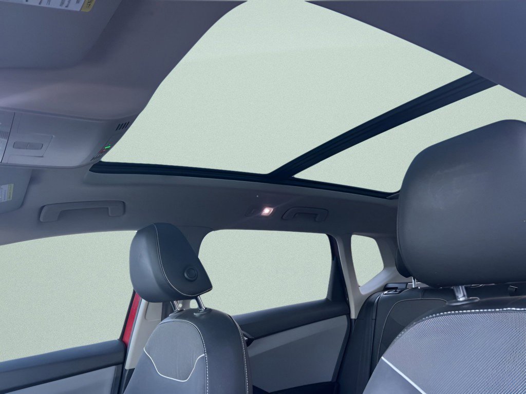 Used 2023 Volkswagen Taos SE w/ Panoramic Sunroof Package image 25