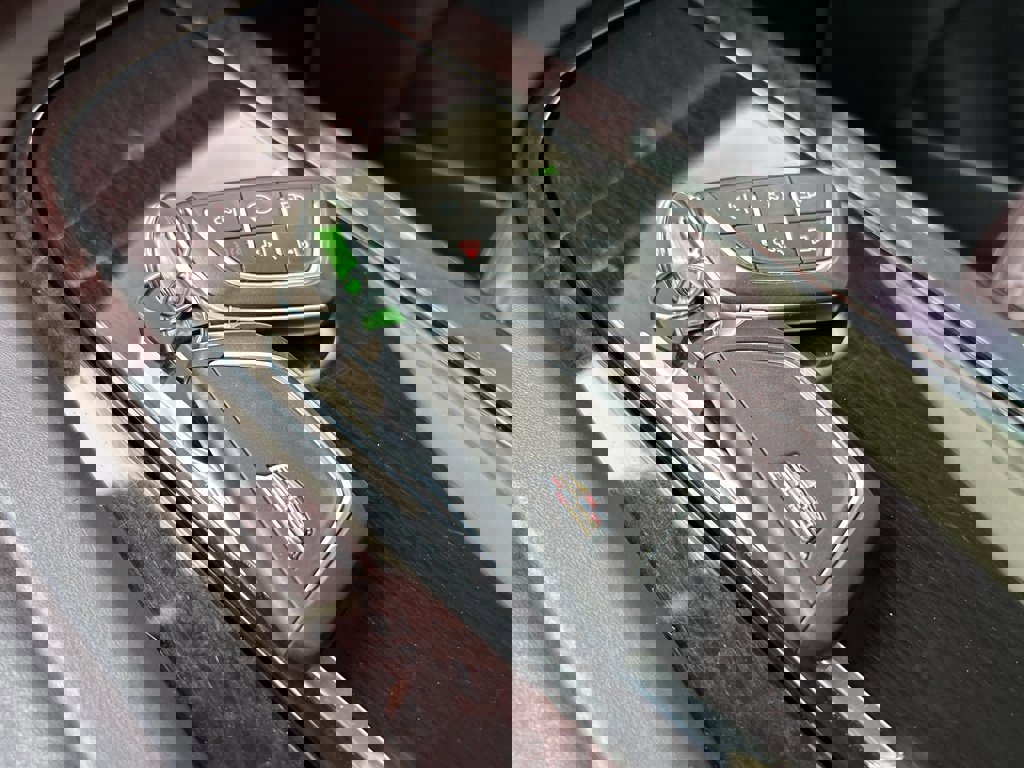 Used 2022 Cadillac Escalade Premium Luxury Platinum w/ Heavy-Duty Trailer Package image 30