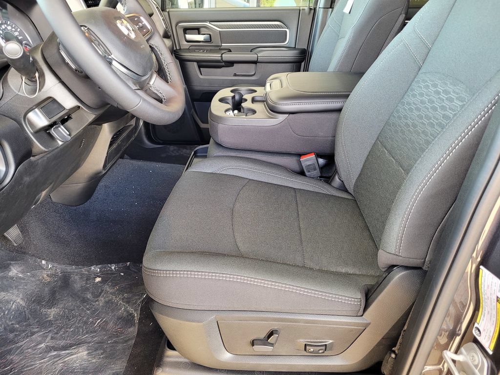 New 2025 RAM 2500 Big Horn AWD/4WD image 6