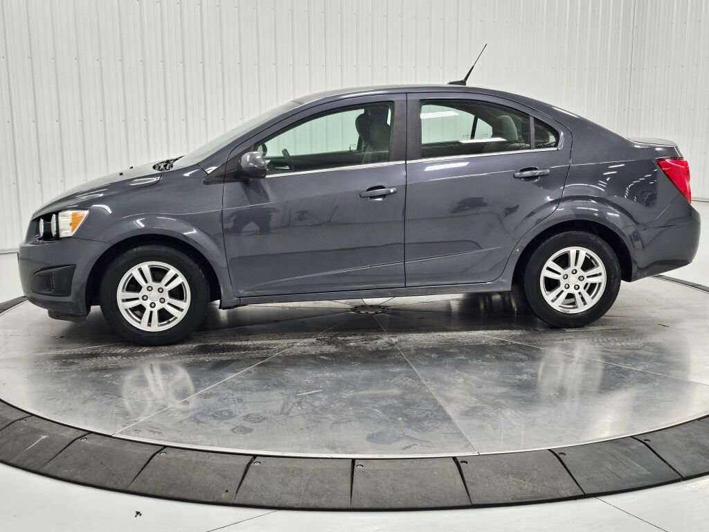 Used 2013 Chevrolet Sonic LT image 2
