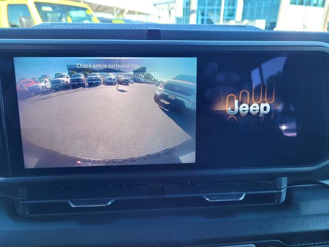 Used 2024 Jeep Wrangler Unlimited Rubicon 4xe AWD/4WD image 16