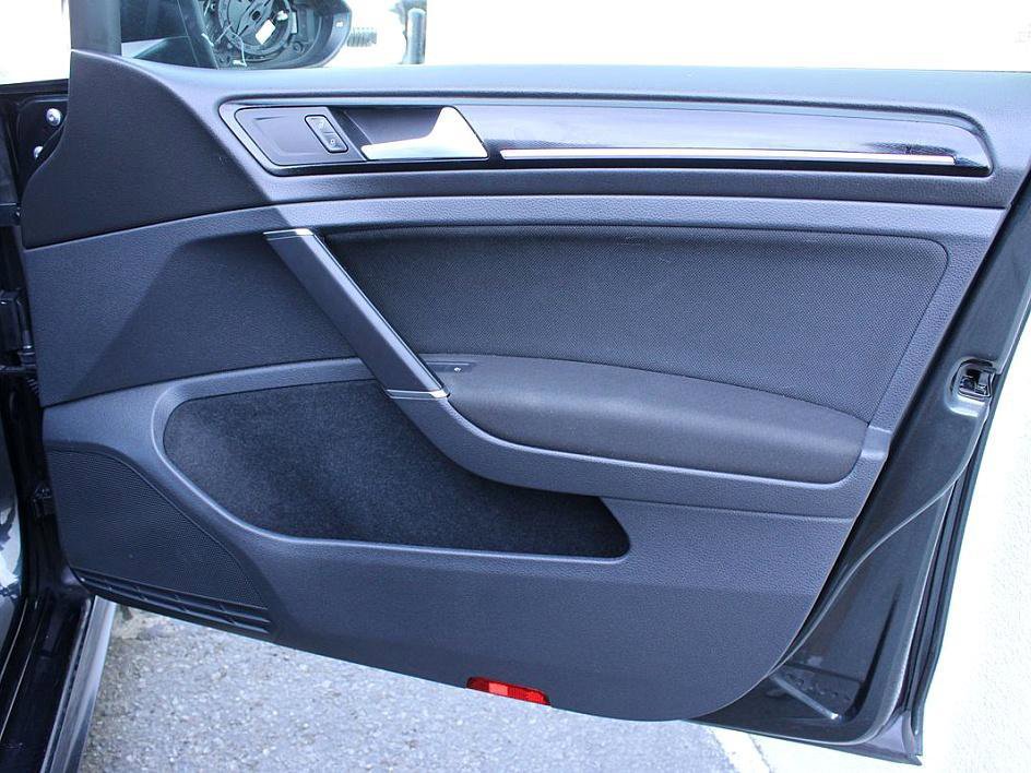 Used 2017 Volkswagen GTI Sport image 22