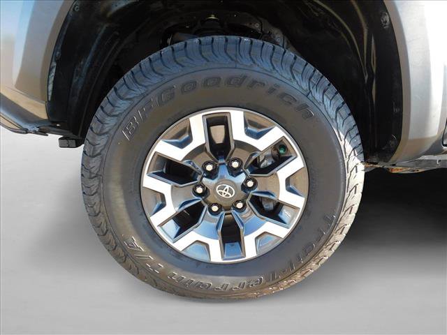 Used 2022 Toyota Tacoma TRD Off-Road AWD/4WD image 30