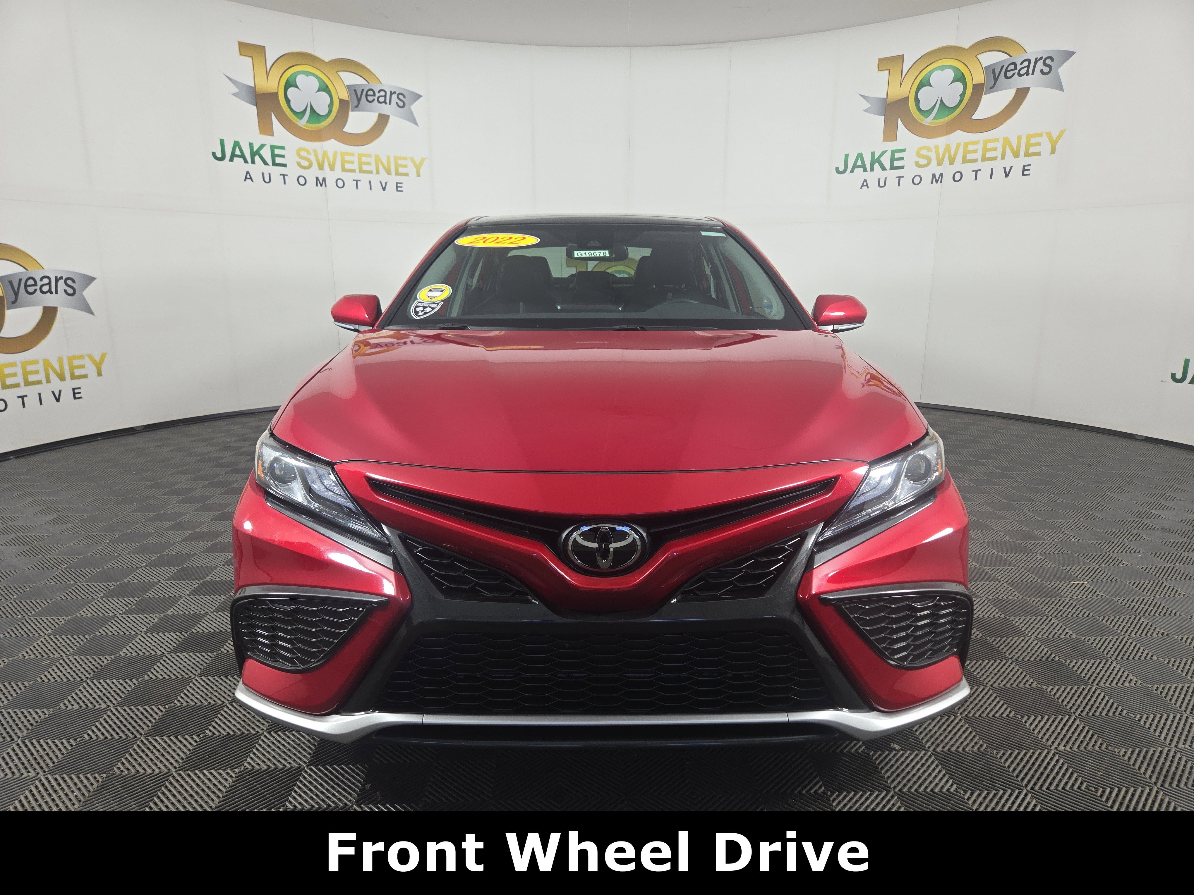 Used 2022 Toyota Camry XSE image 2