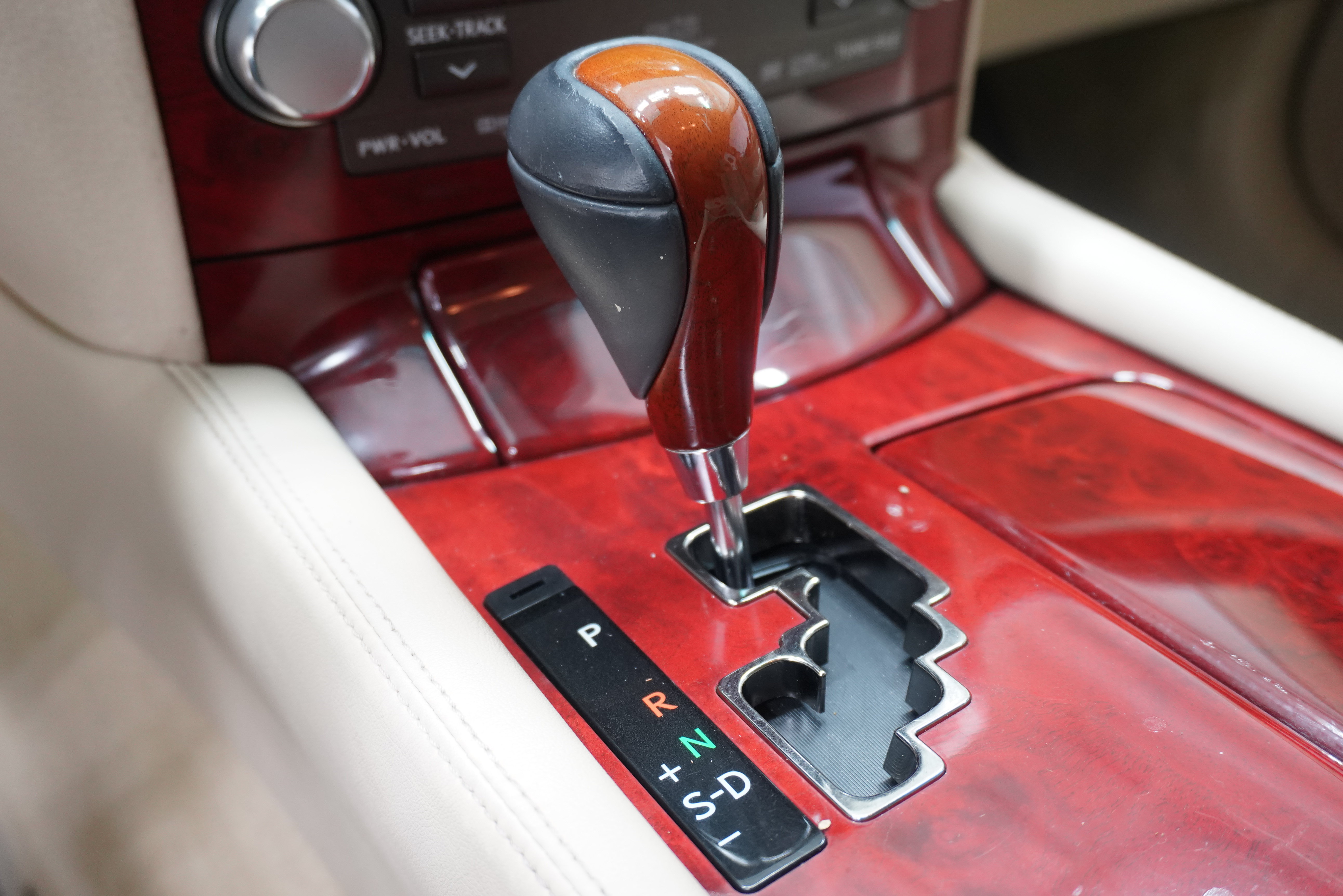 Used 2012 Lexus LS 460 w/ Luxury Value Edition RWD image 23