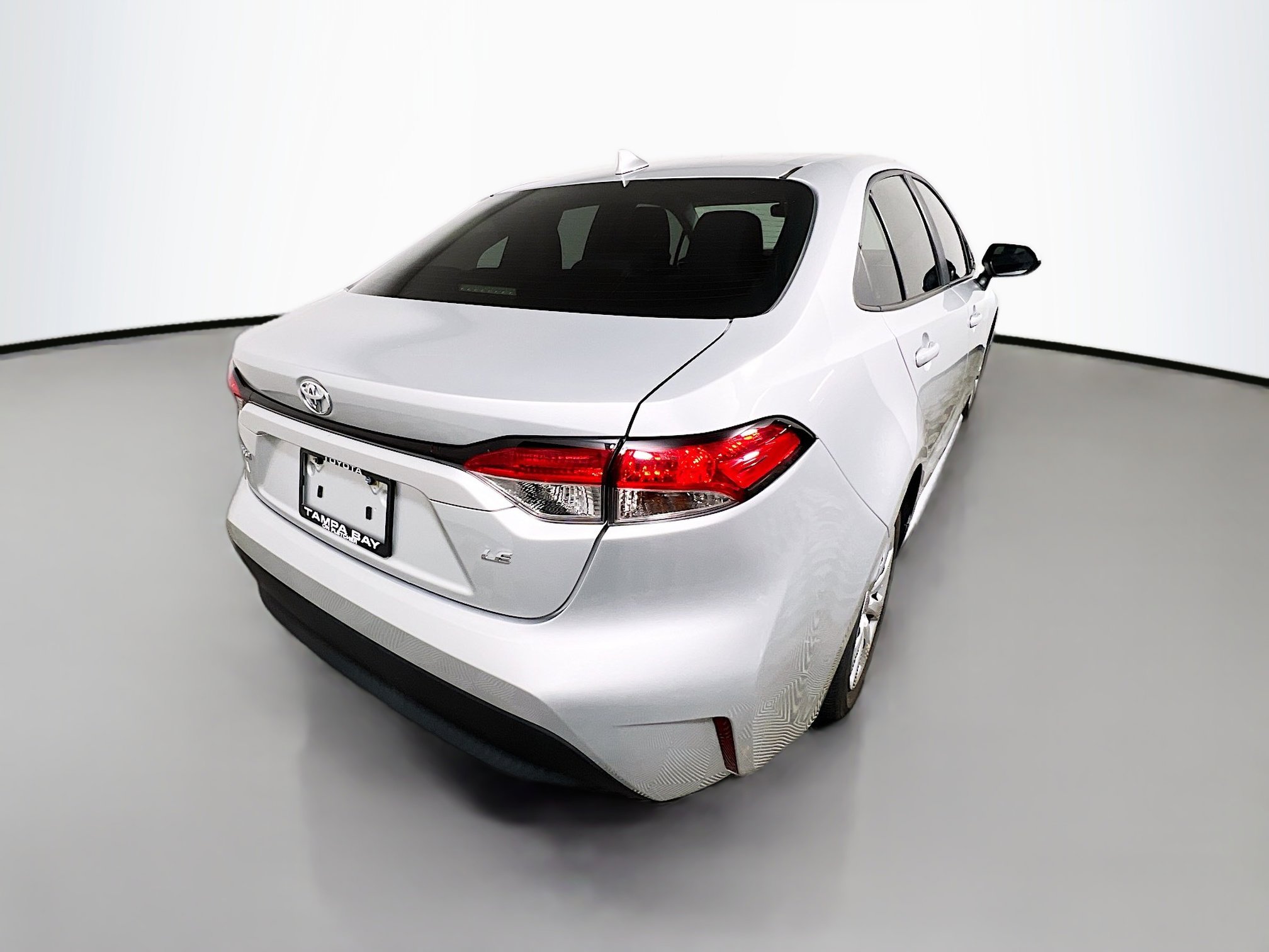 Used 2023 Toyota Corolla LE image 4