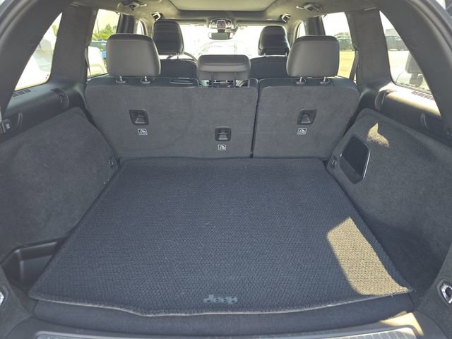 Used 2022 Jeep Grand Cherokee Summit AWD/4WD image 22