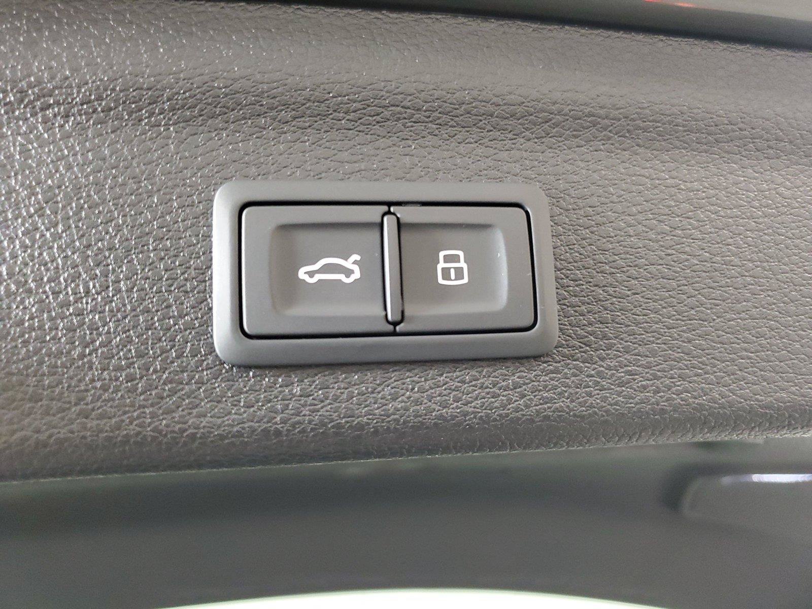 Used 2020 Audi Q3 2.0T Prestige w/ Prestige Package AWD/4WD image 8