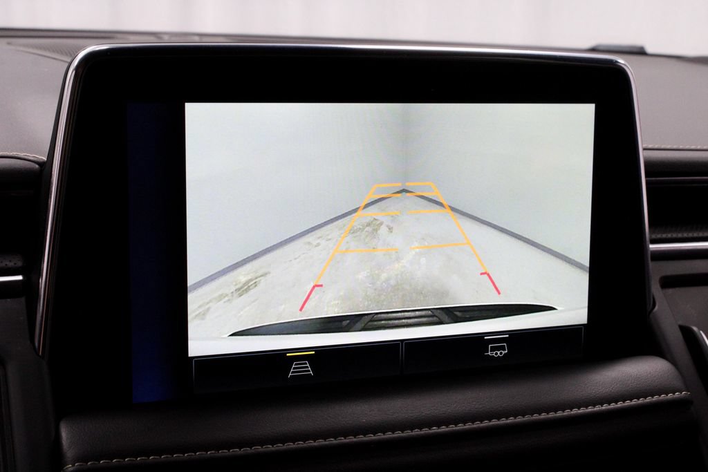 Used 2023 Chevrolet Suburban Premier AWD/4WD image 2