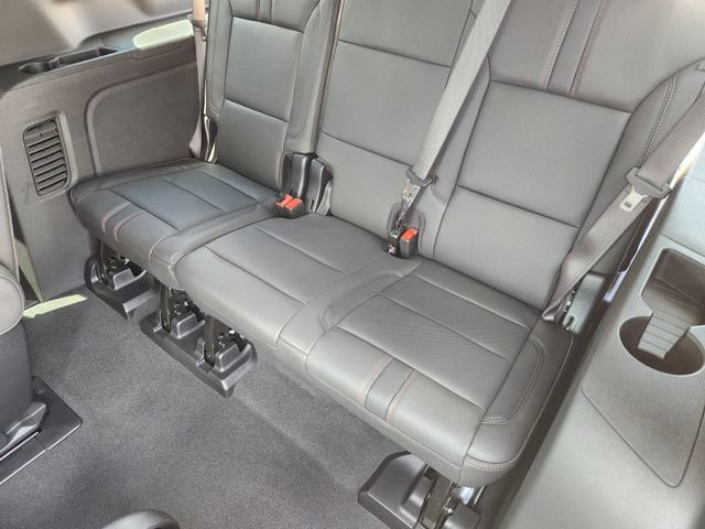 Used 2026 Chevrolet Suburban RST w/ Comfort Package RWD image 32