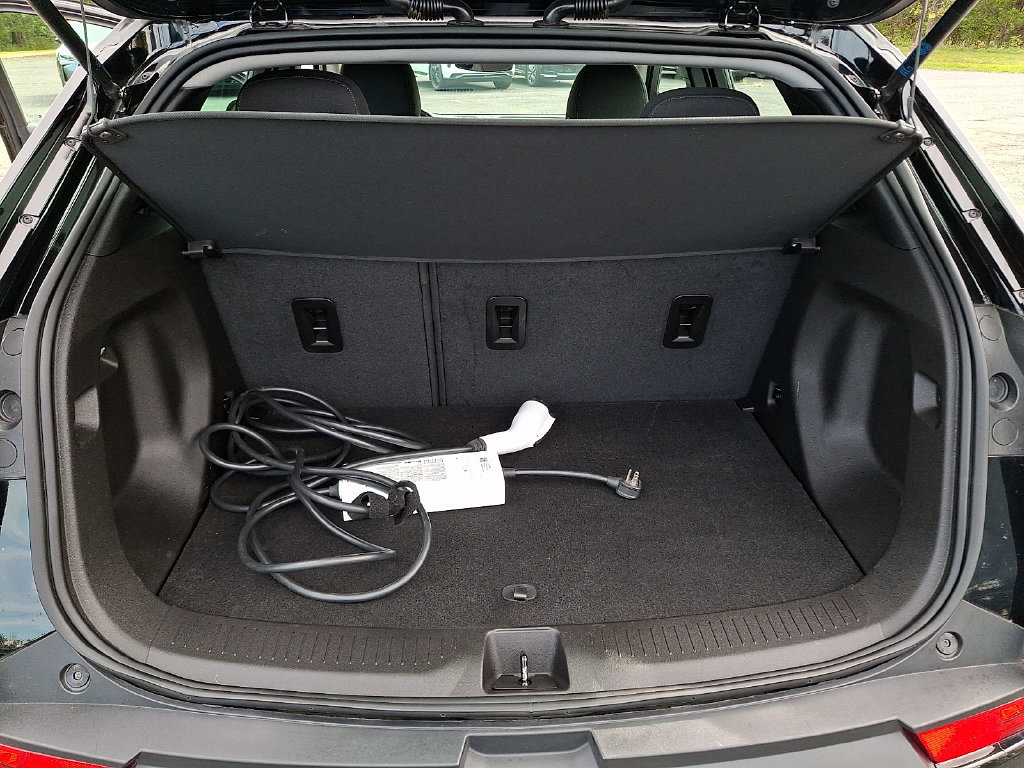 Used 2023 Chevrolet Bolt EUV LT w/ Comfort Package FWD image 30