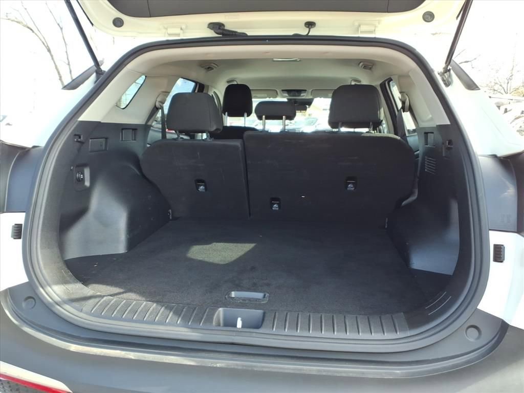 Used 2023 Kia Sportage LX image 14