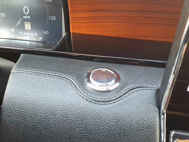 Used 2024 Lincoln Navigator Premiere AWD/4WD image 25