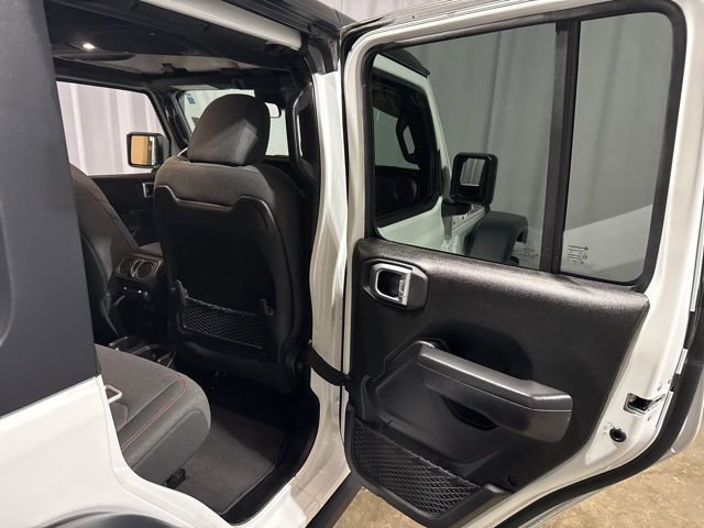 Used 2025 Jeep Wrangler Unlimited Rubicon AWD/4WD image 26