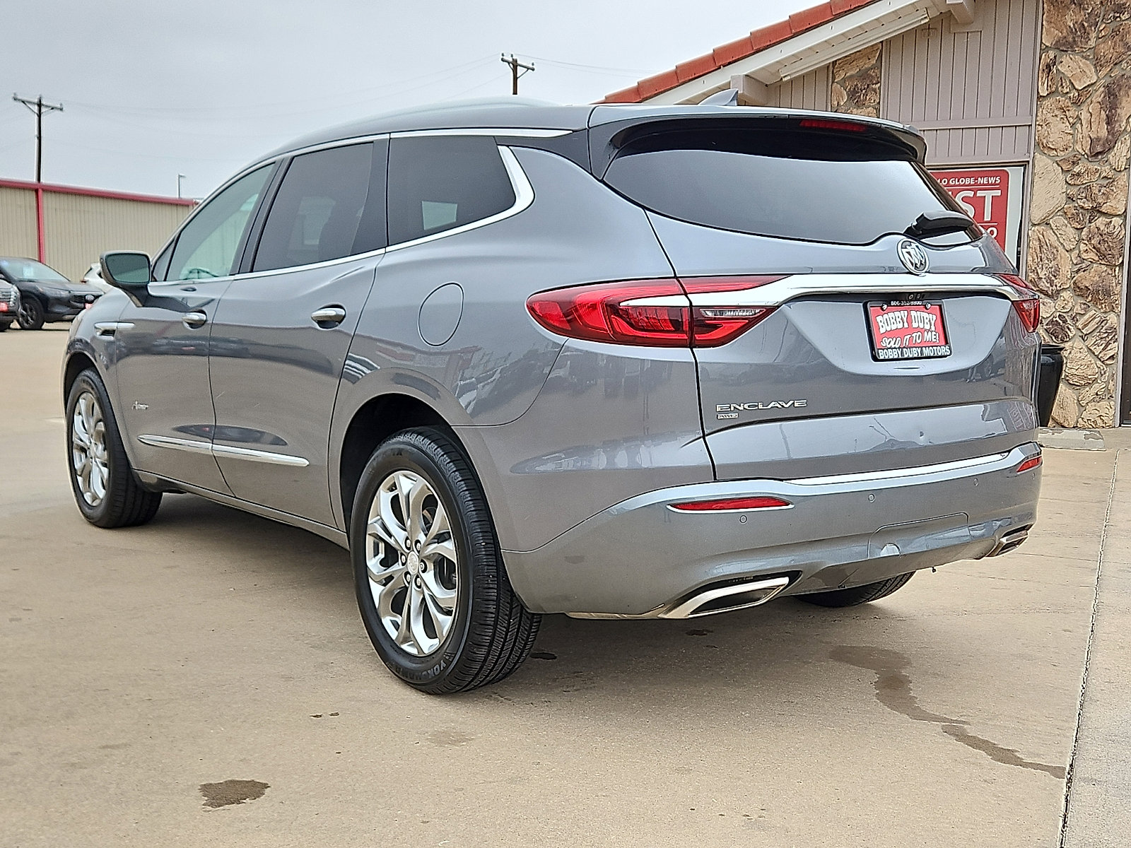Used 2020 Buick Enclave Avenir w/ Avenir Technology Package AWD/4WD image 2