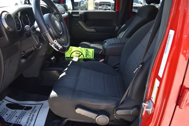 Used 2012 Jeep Wrangler Unlimited Sport AWD/4WD image 15
