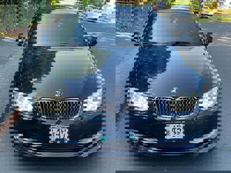 Used 2013 BMW 335i Convertible image 8