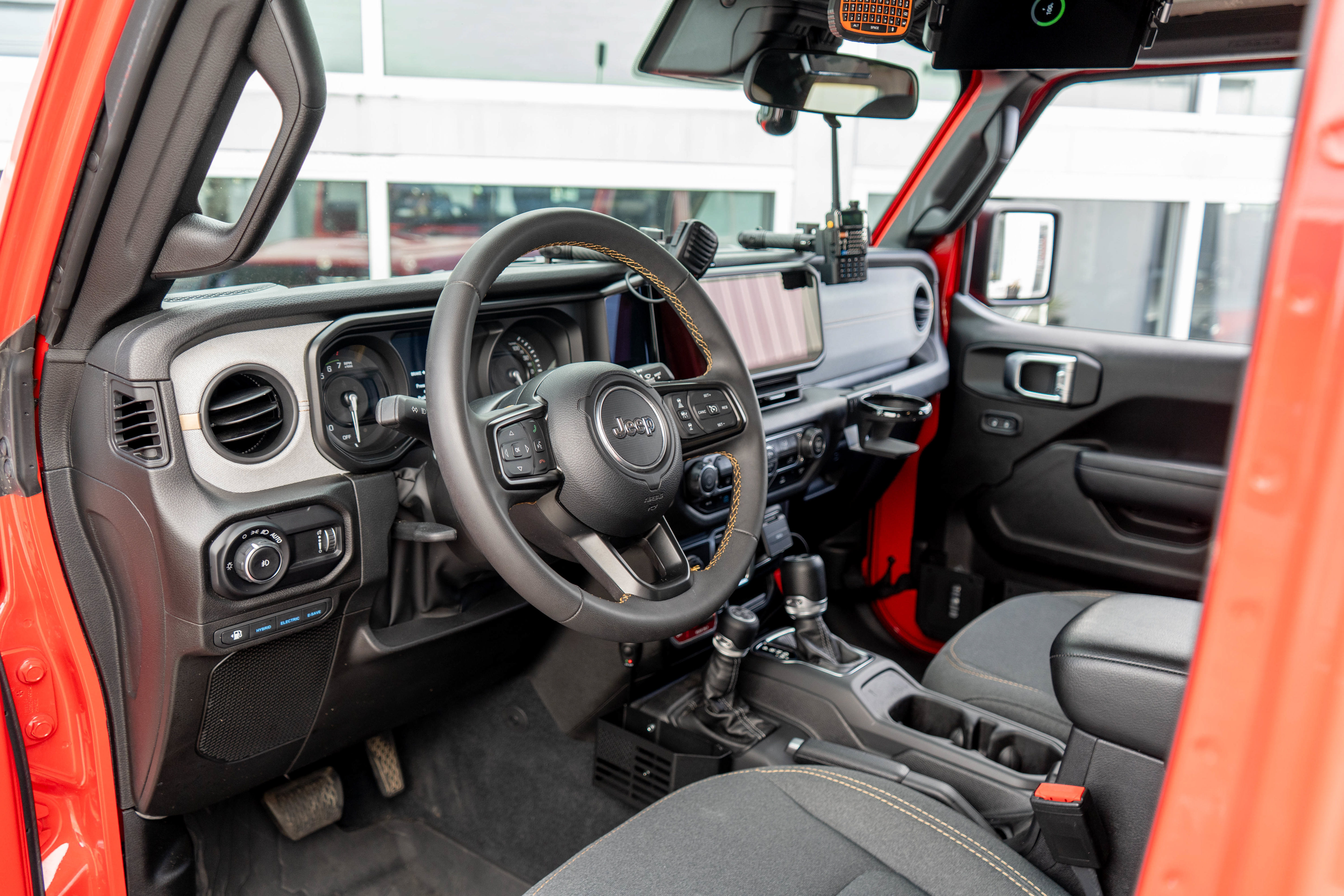 Used 2024 Jeep Wrangler Unlimited AWD/4WD image 9