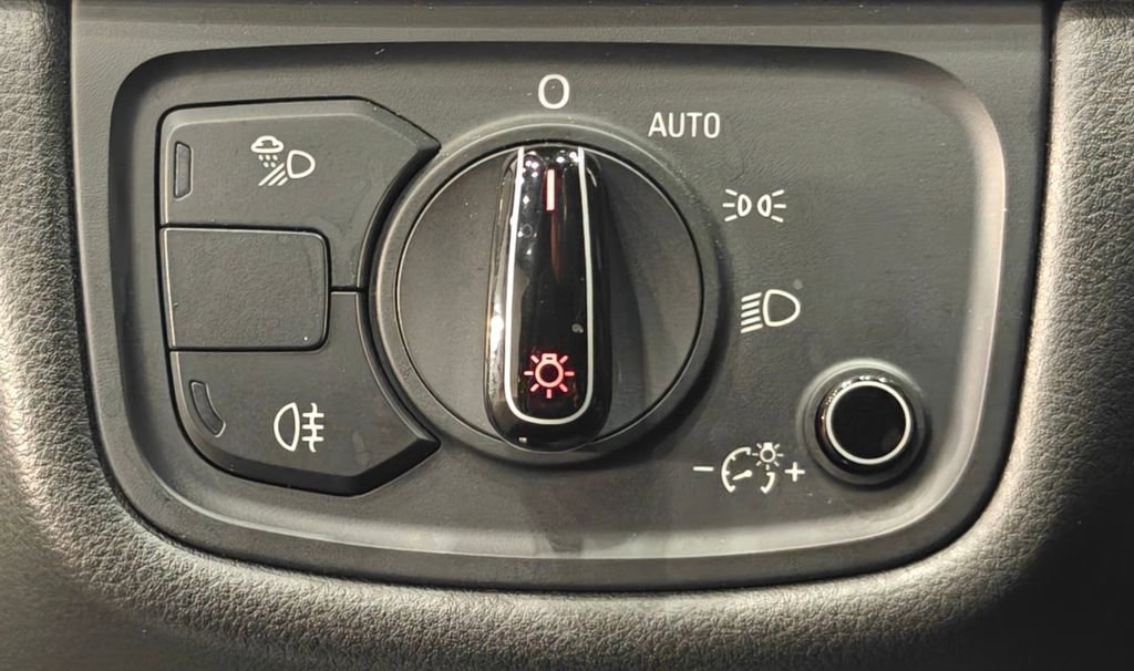 Used 2015 Audi A8 L 3.0T image 47