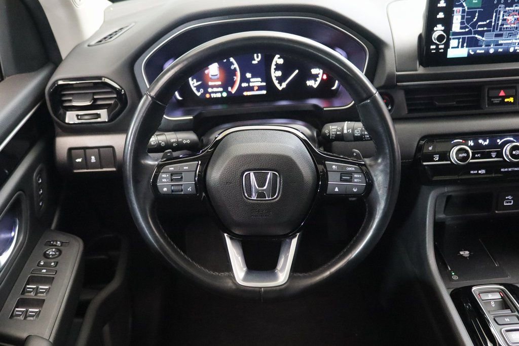 Used 2023 Honda Pilot Touring image 18