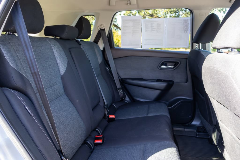 Used 2021 Nissan Rogue SV FWD image 13