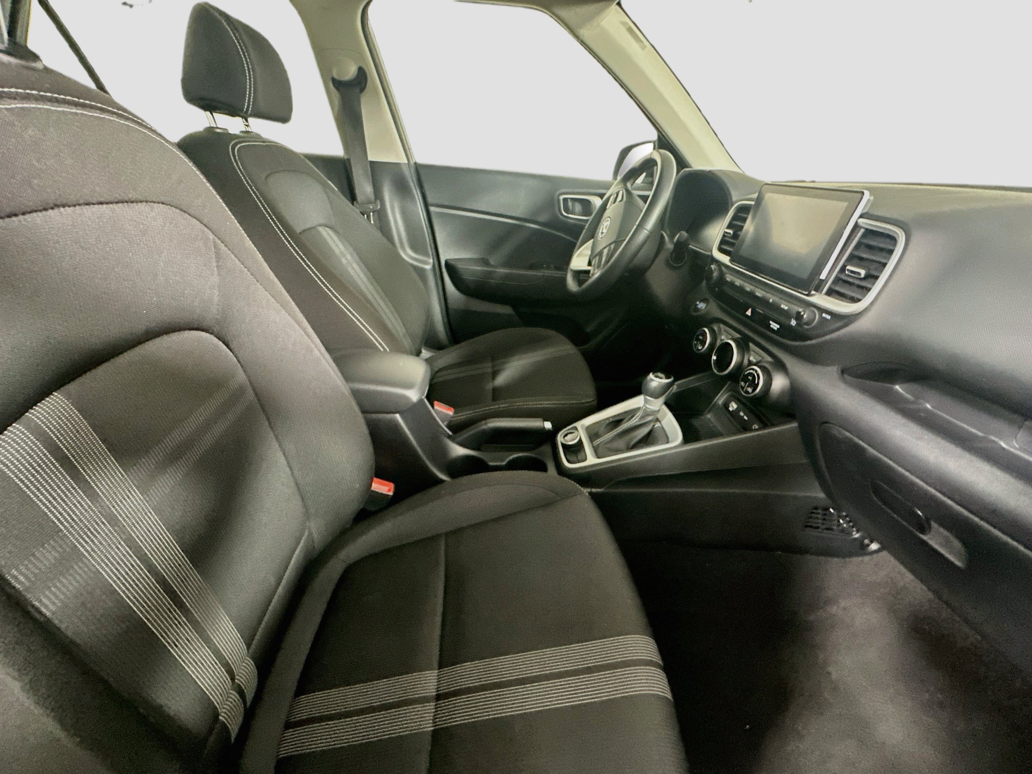 Used 2025 Hyundai Venue SEL FWD image 29