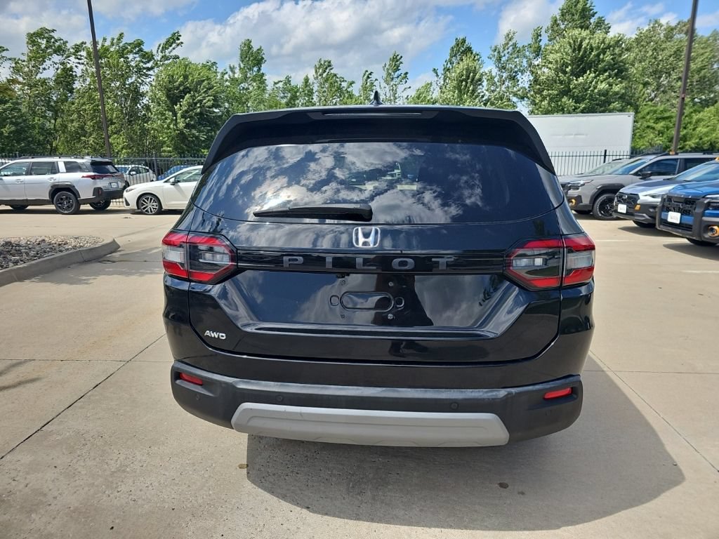 Used 2023 Honda Pilot EX-L image 6