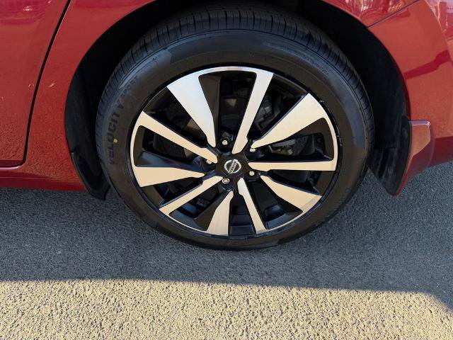 Certified 2022 Nissan Sentra SV w/ SV Premium Package FWD image 9